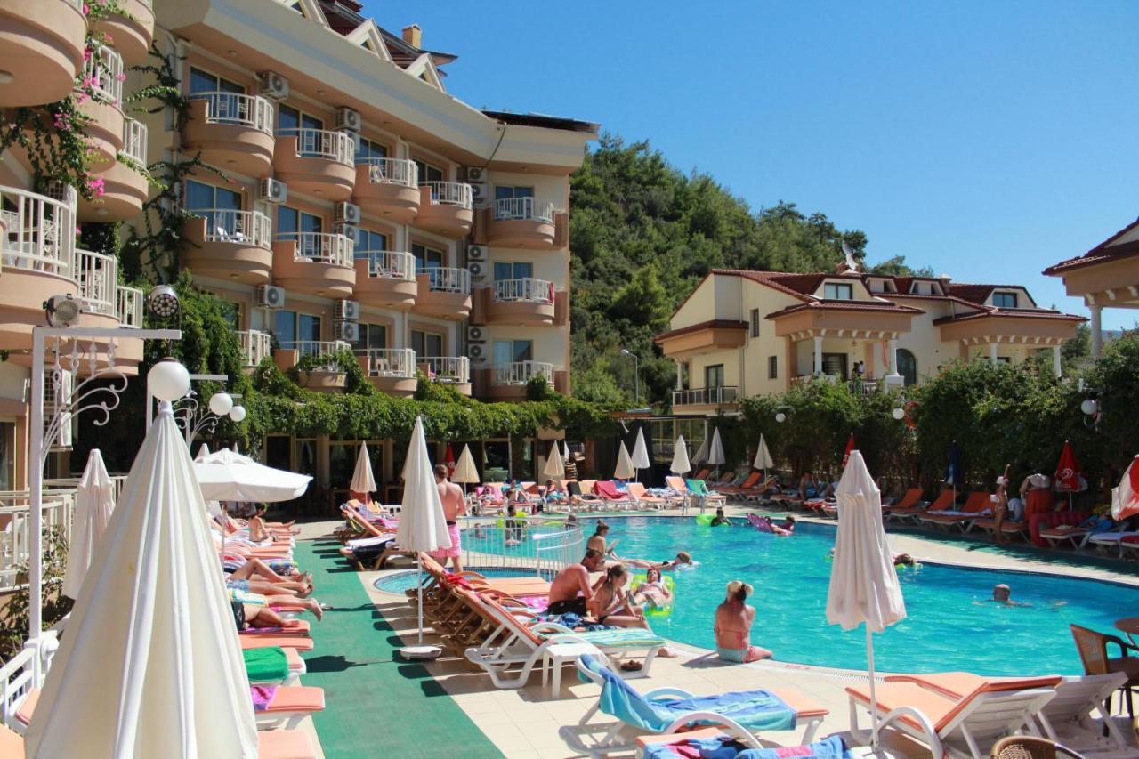 מרמריס Grand Hotel Faros מראה חיצוני תמונה