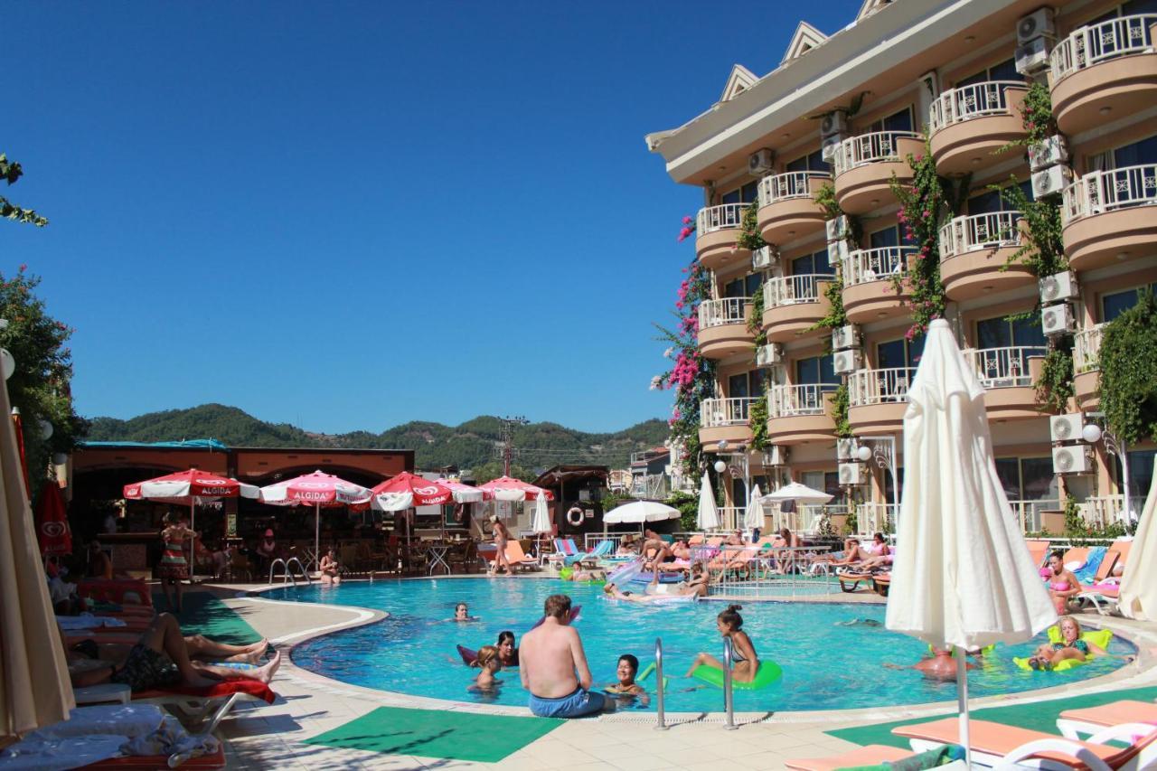 מרמריס Grand Hotel Faros מראה חיצוני תמונה