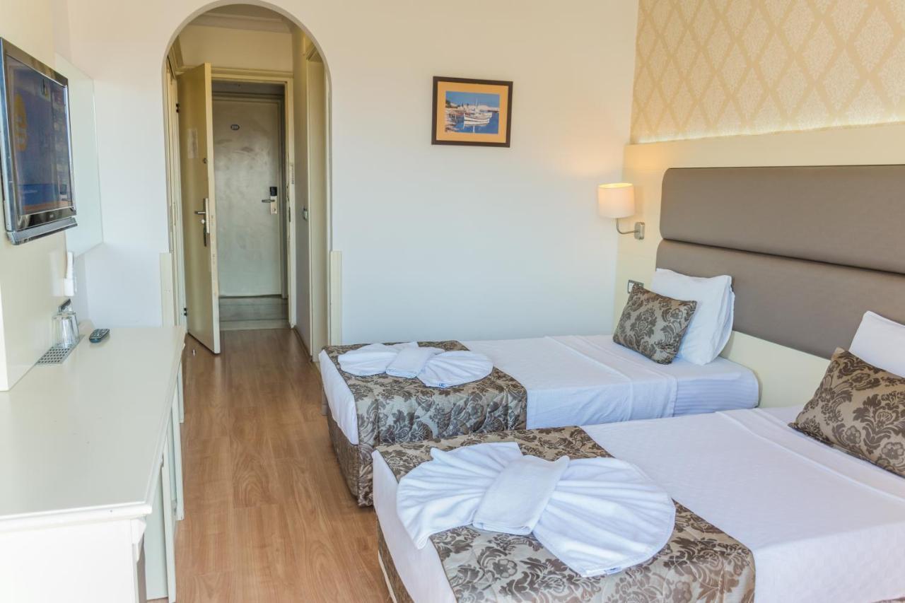 מרמריס Grand Hotel Faros מראה חיצוני תמונה