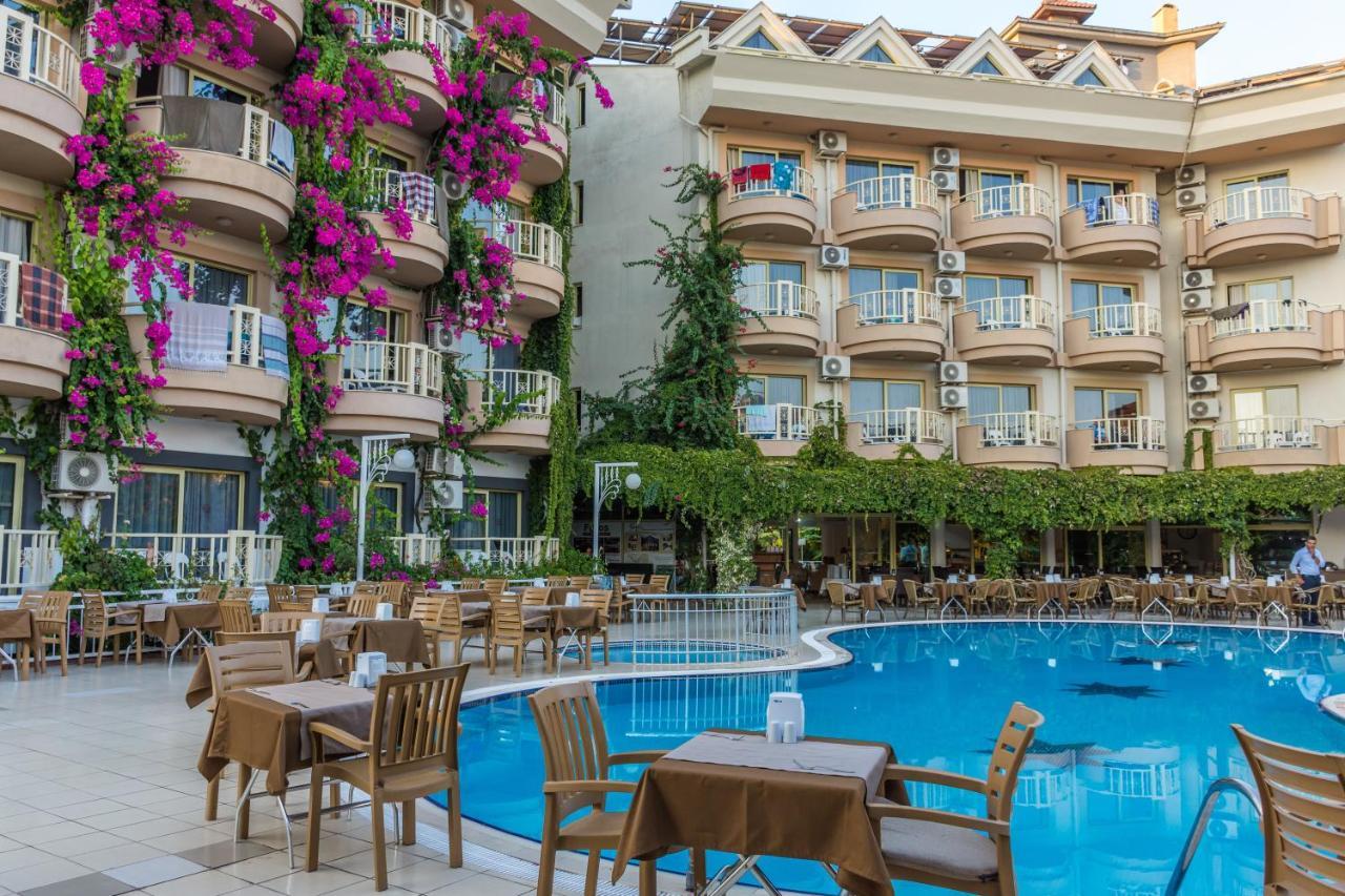 מרמריס Grand Hotel Faros מראה חיצוני תמונה