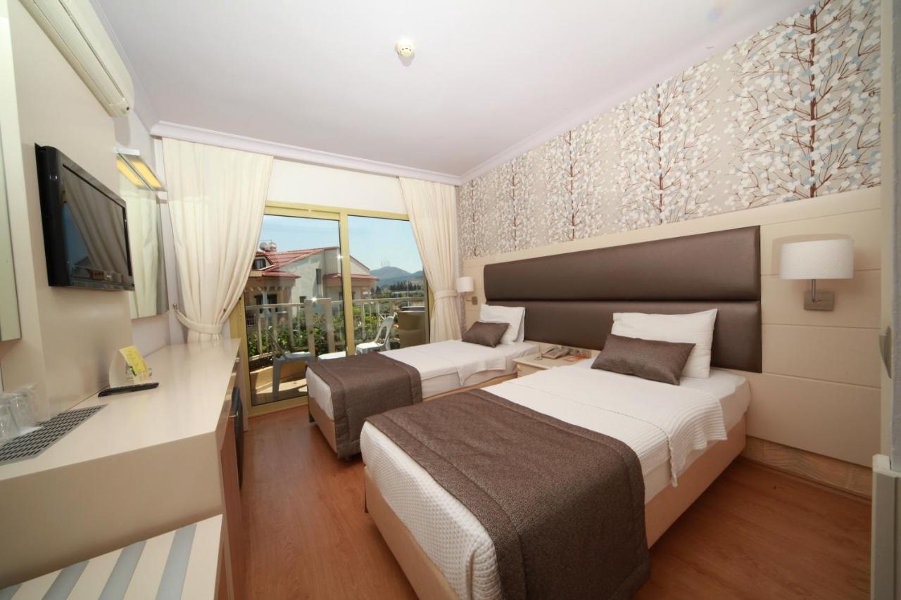 מרמריס Grand Hotel Faros מראה חיצוני תמונה