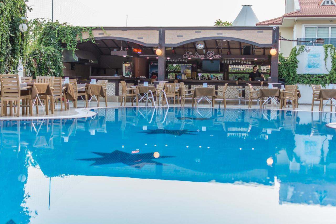 מרמריס Grand Hotel Faros מראה חיצוני תמונה
