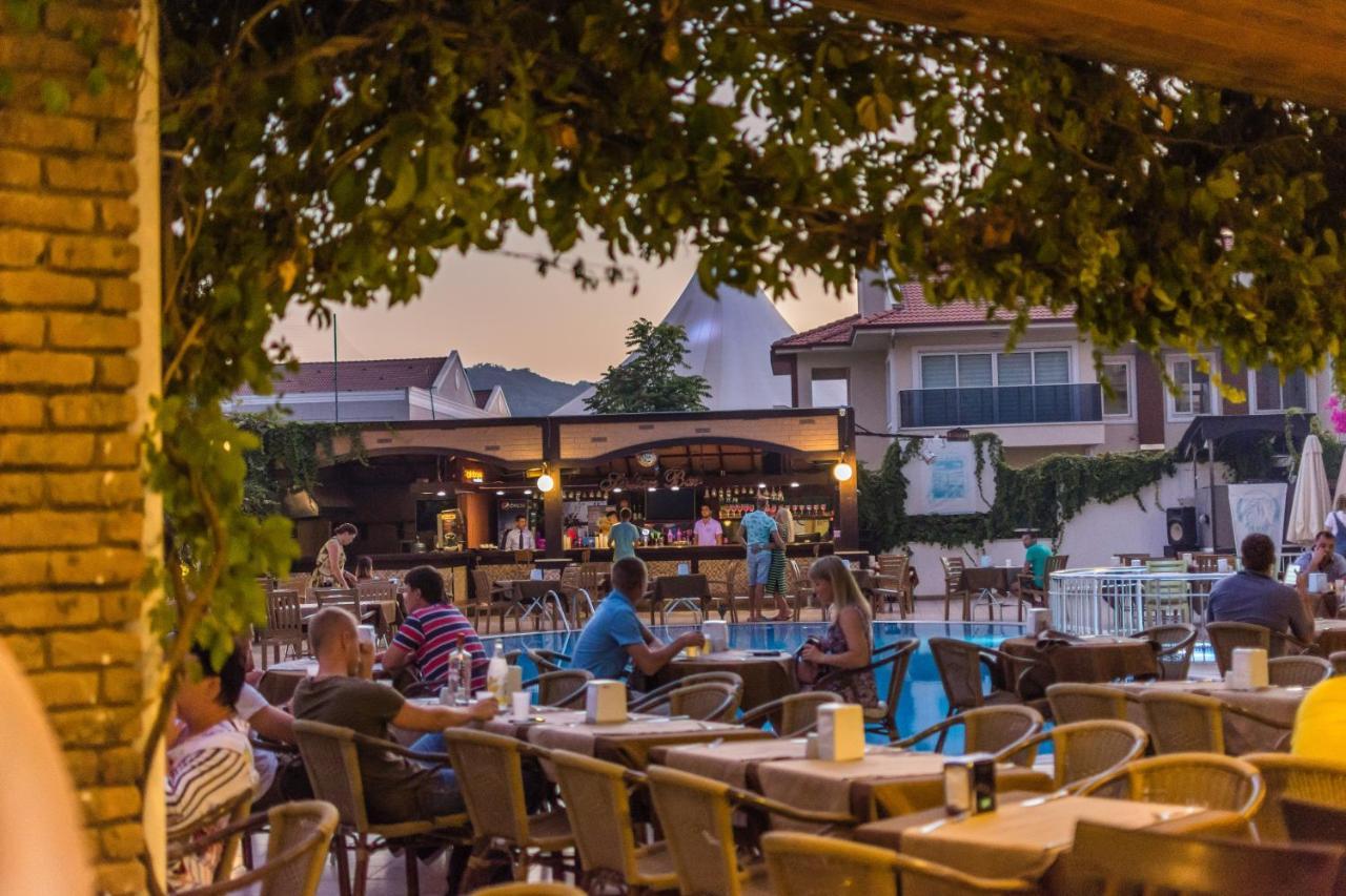 מרמריס Grand Hotel Faros מראה חיצוני תמונה