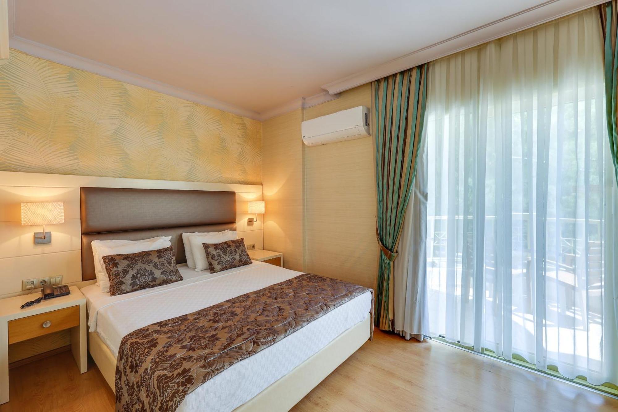 מרמריס Grand Hotel Faros מראה חיצוני תמונה