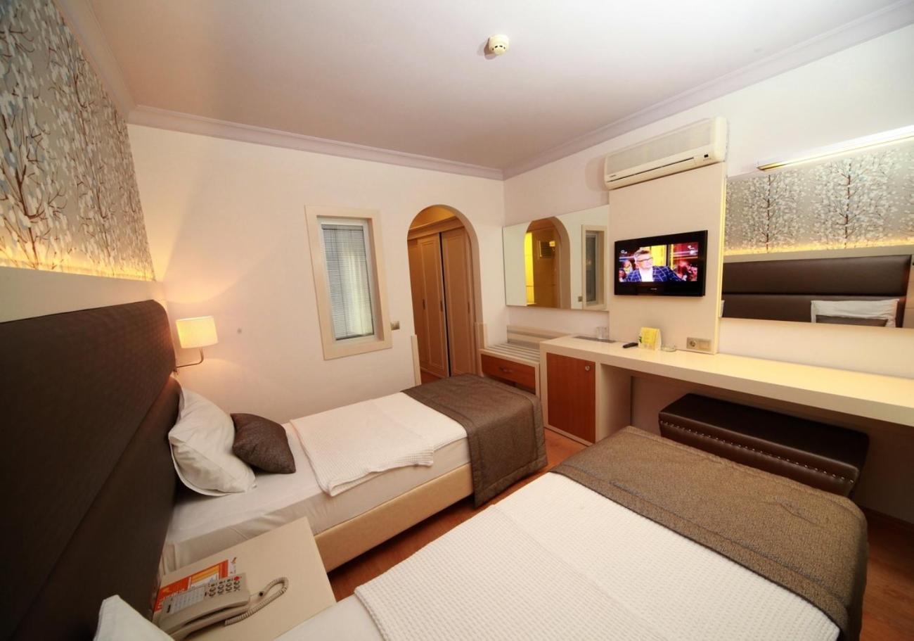 מרמריס Grand Hotel Faros מראה חיצוני תמונה
