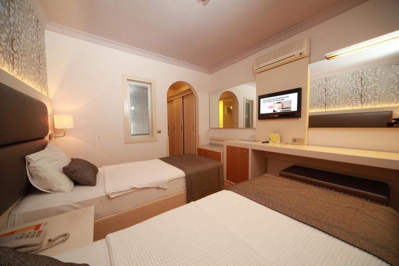 מרמריס Grand Hotel Faros מראה חיצוני תמונה
