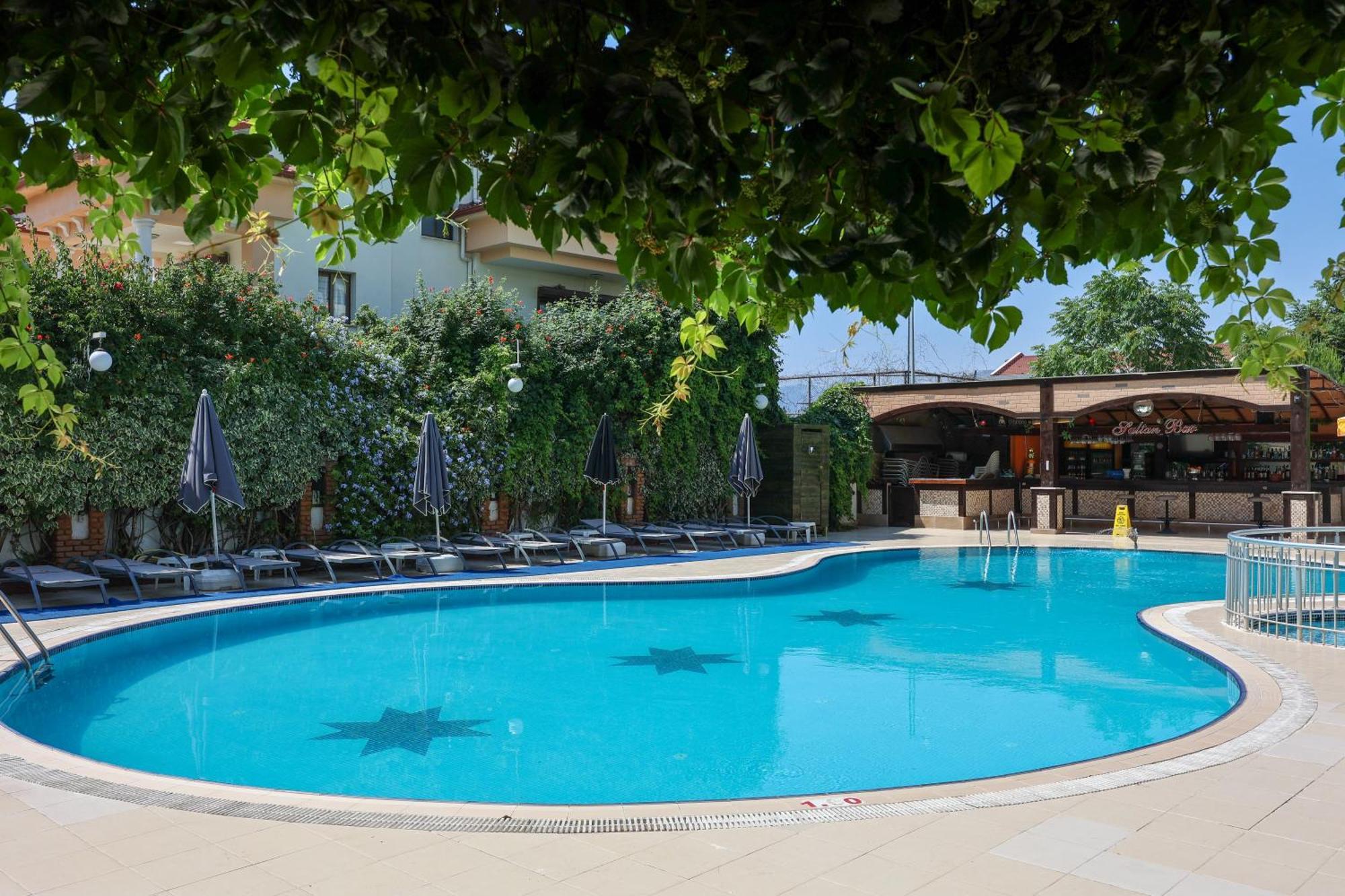 מרמריס Grand Hotel Faros מראה חיצוני תמונה