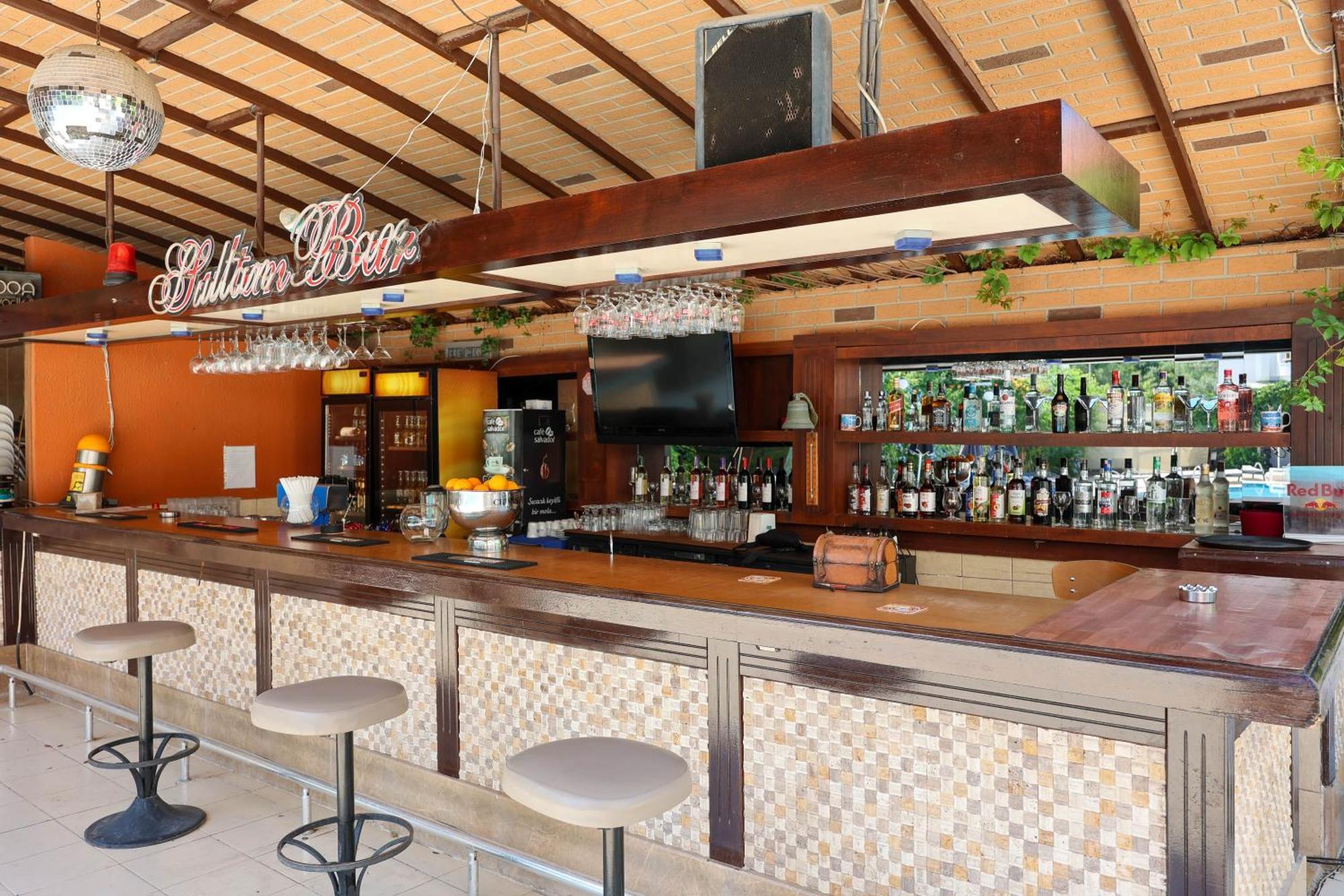 מרמריס Grand Hotel Faros מראה חיצוני תמונה