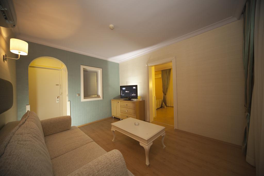 מרמריס Grand Hotel Faros מראה חיצוני תמונה